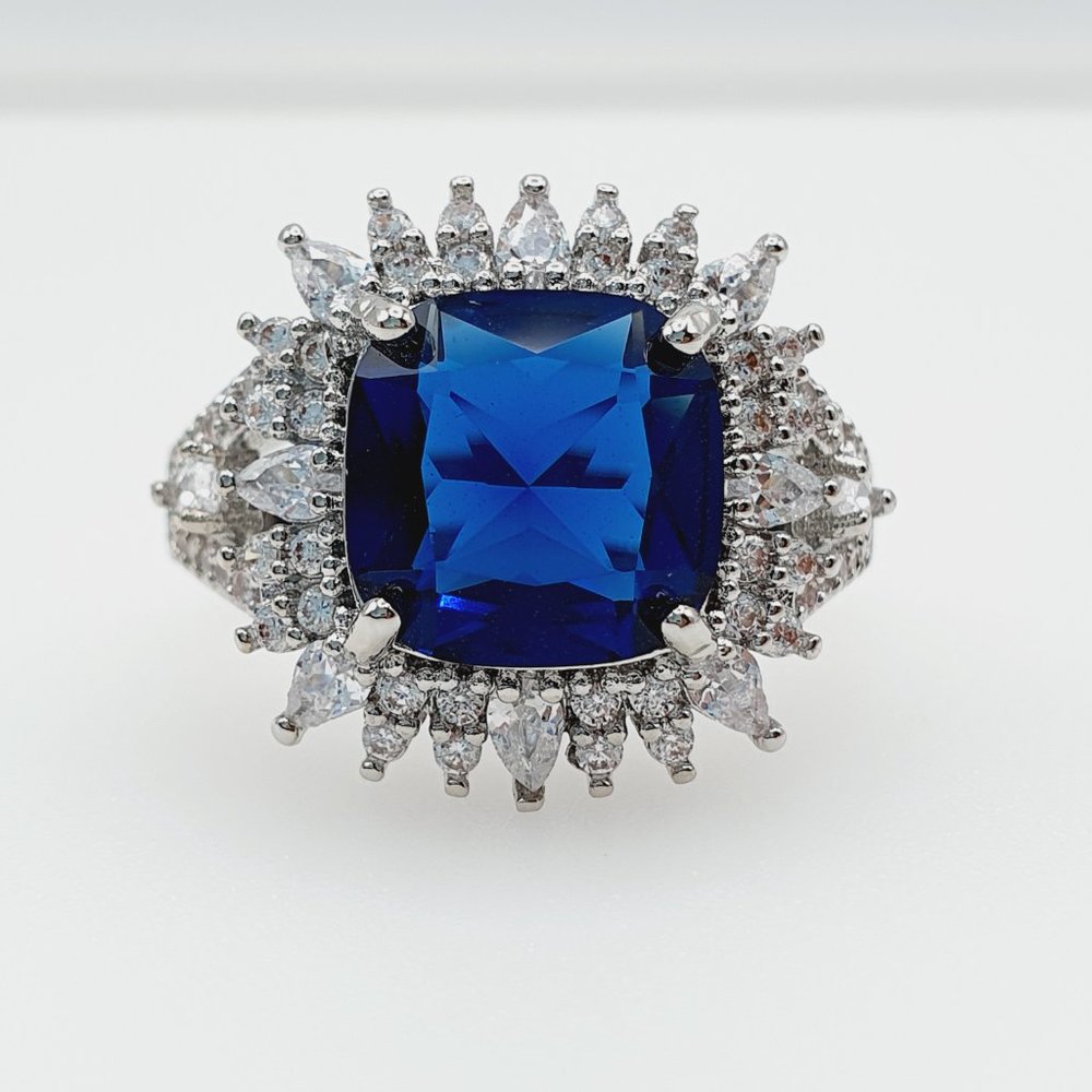 "Large Vintage Square Cut Blue Sapphire Shiny CZ Ring, - Picture 7 of 7